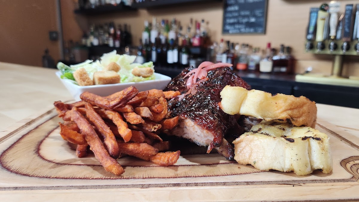 Fins Kitchen & Bar Photos 2